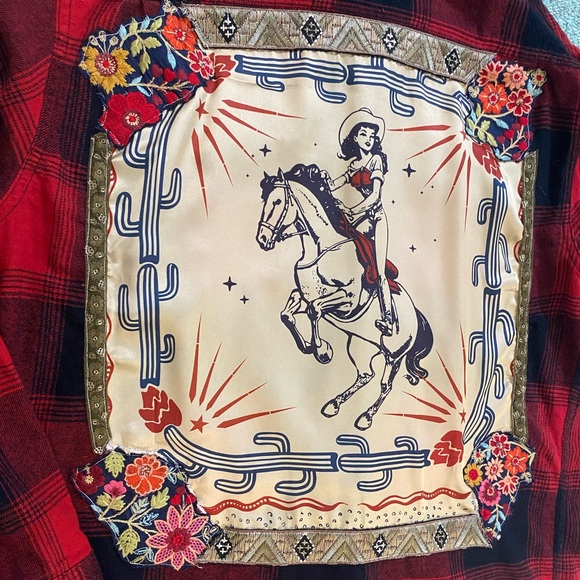 Red Plaid Western Horse Graphic Top - Picture 5 of 10
